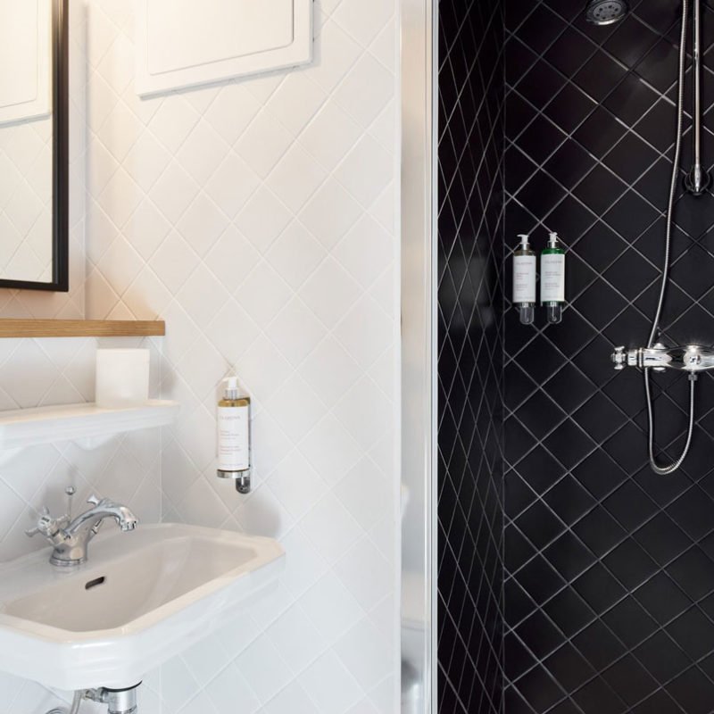 hotel rendez-vous batignolles paris france