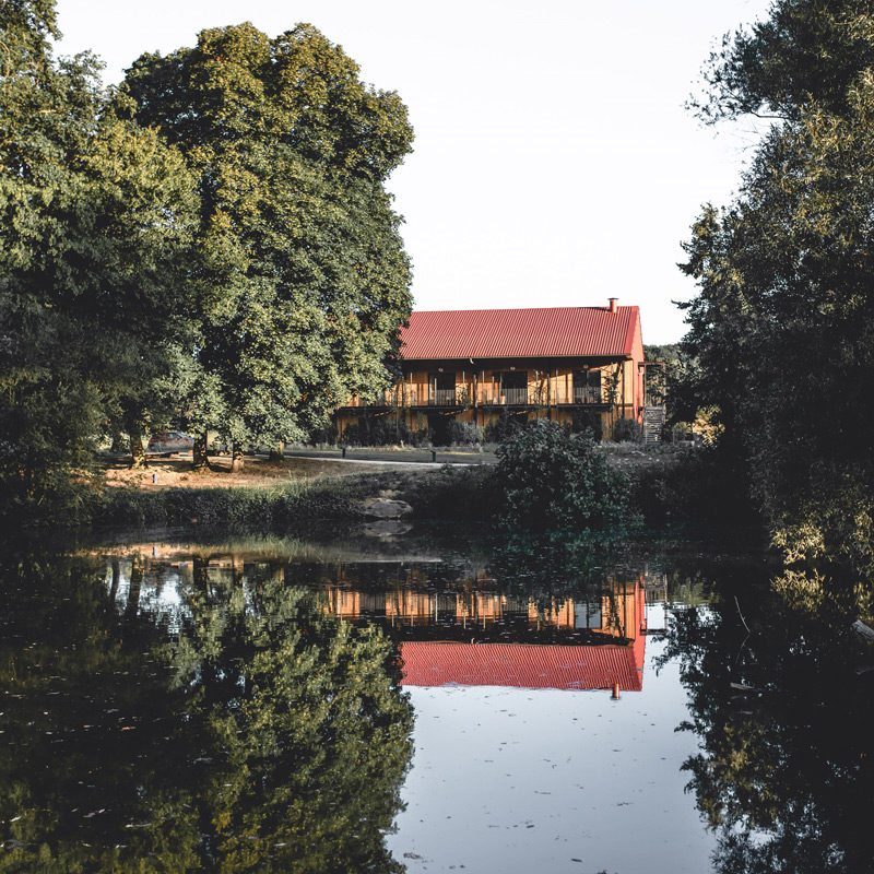 le barn hotel bonnelles france