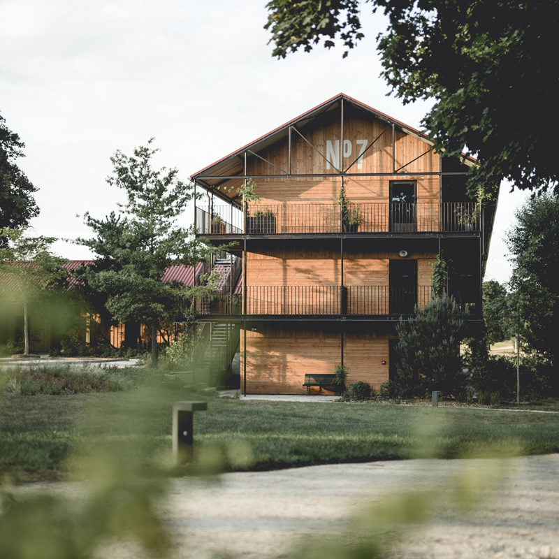 le barn hotel bonnelles france