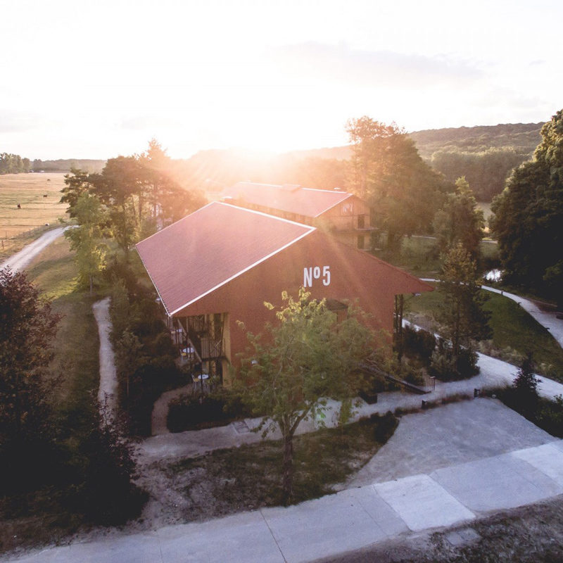 le barn hotel bonnelles france