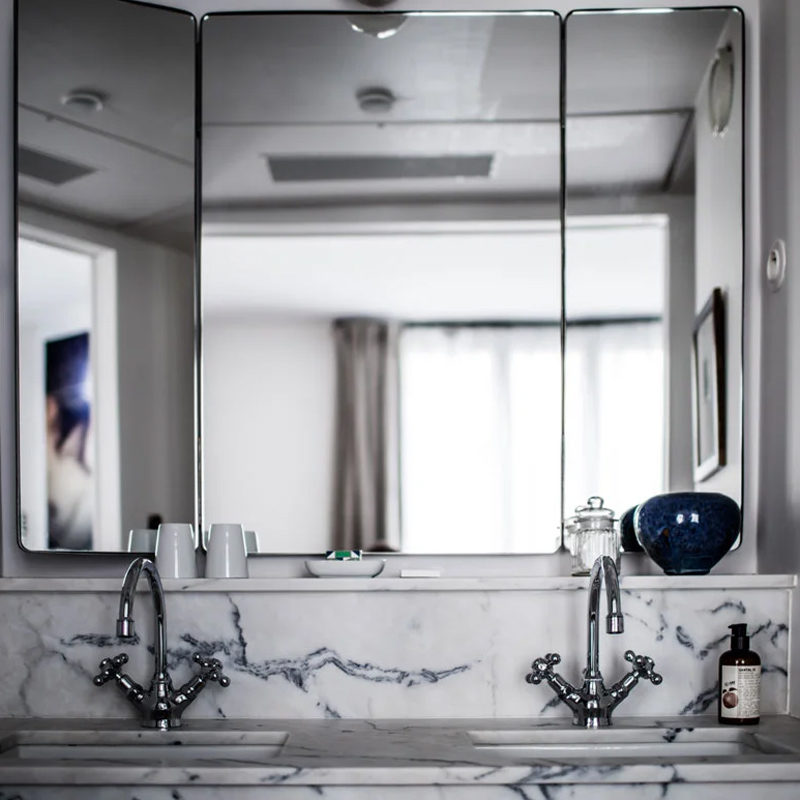 le pigalle hotel paris france