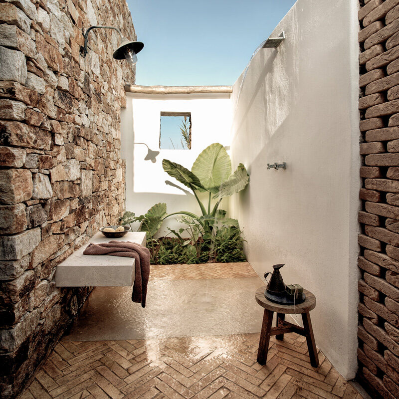 the rooster antiparos hotel greece