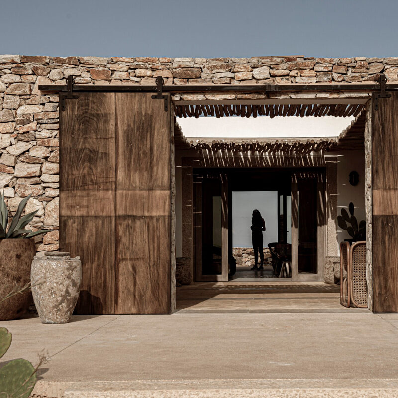 the rooster antiparos hotel greece