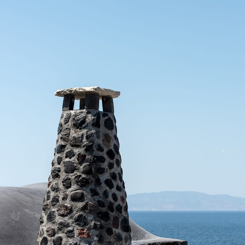 colombos beachfront hotel foinikia santorini greece