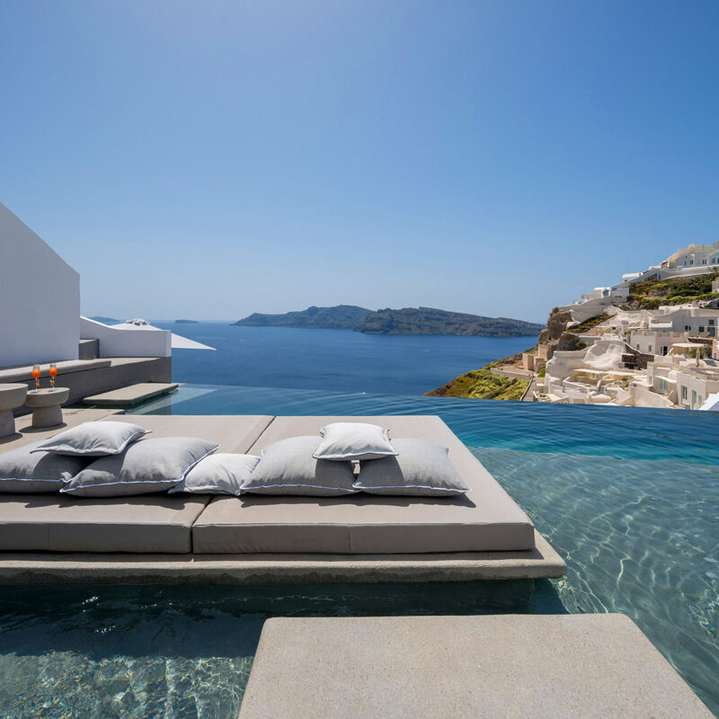 echoes luxury suites hotel oia santorini greece