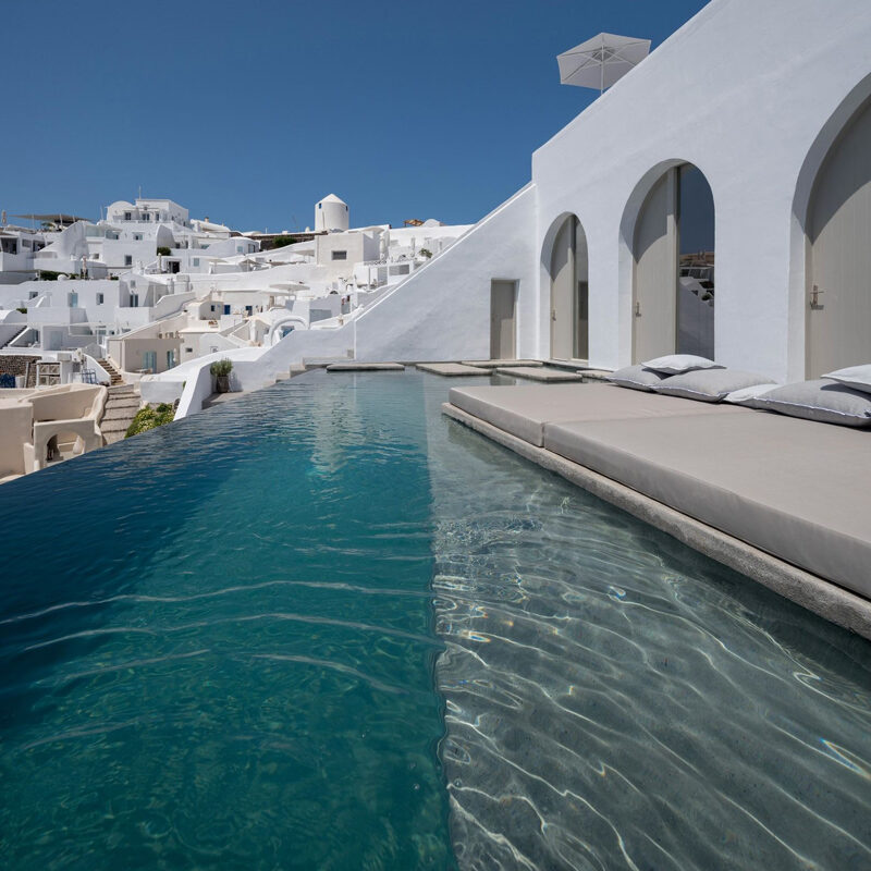 echoes luxury suites hotel oia santorini greece