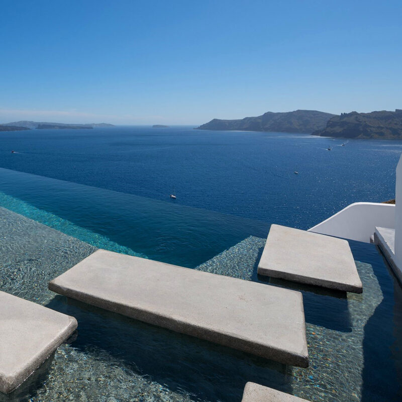 echoes luxury suites hotel oia santorini greece