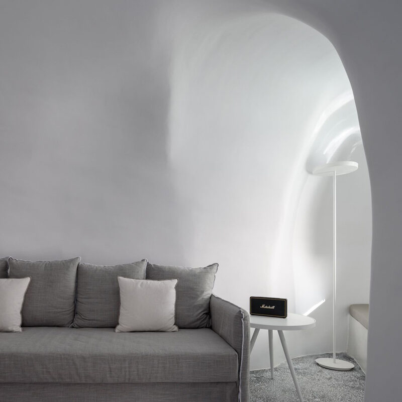 echoes luxury suites hotel oia santorini greece