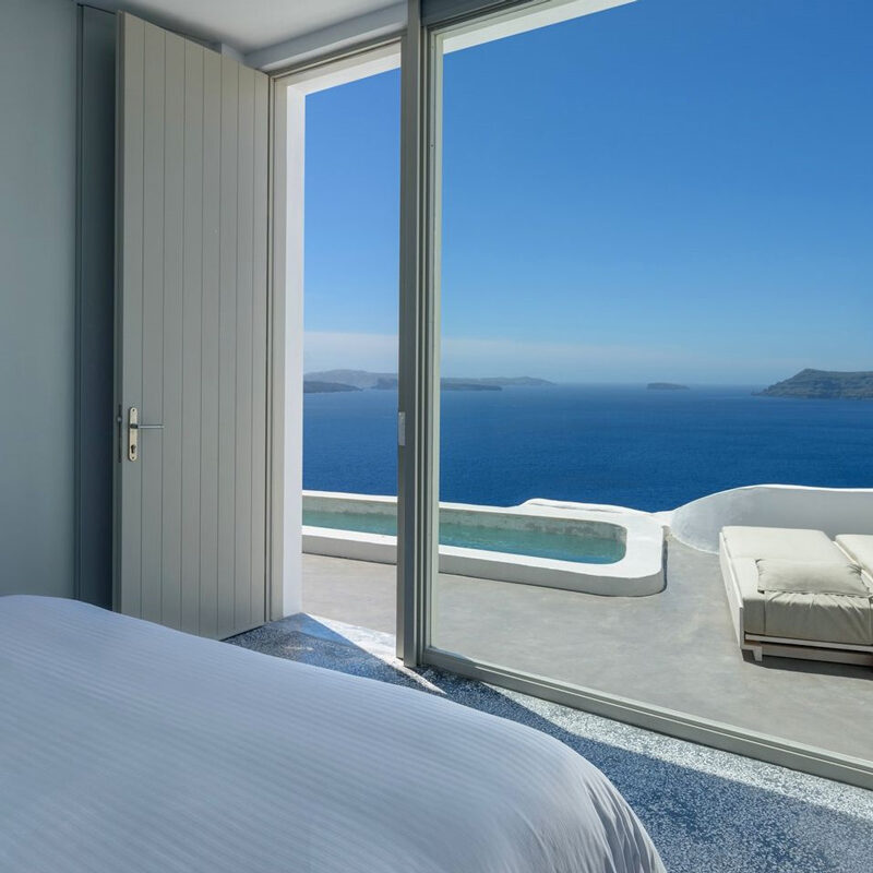 echoes luxury suites hotel oia santorini greece