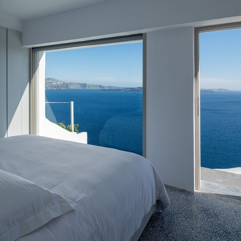 echoes luxury suites hotel oia santorini greece