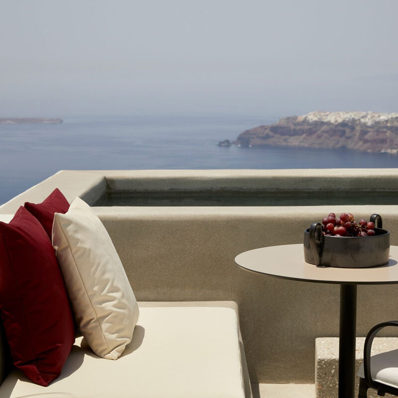 atoles retreat imerovigli santorini greece