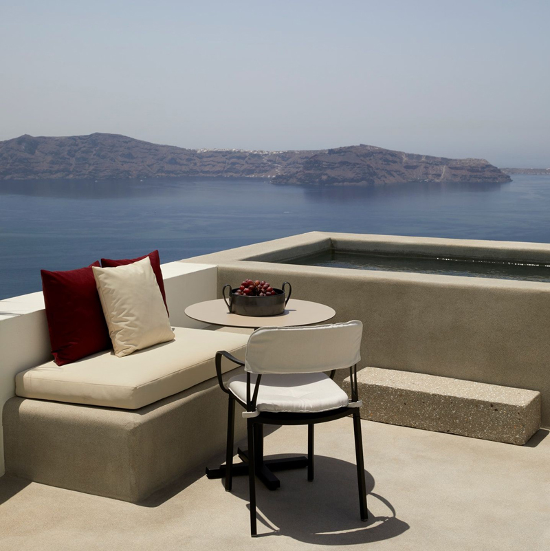 atoles retreat imerovigli santorini greece