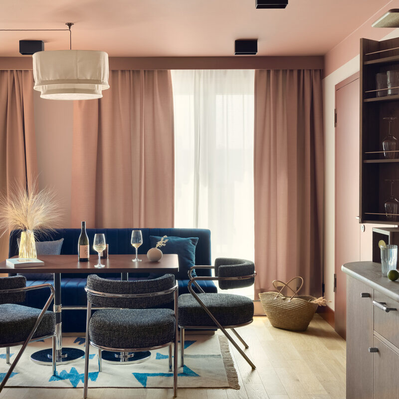 schwan locke hotel munich germany fettle