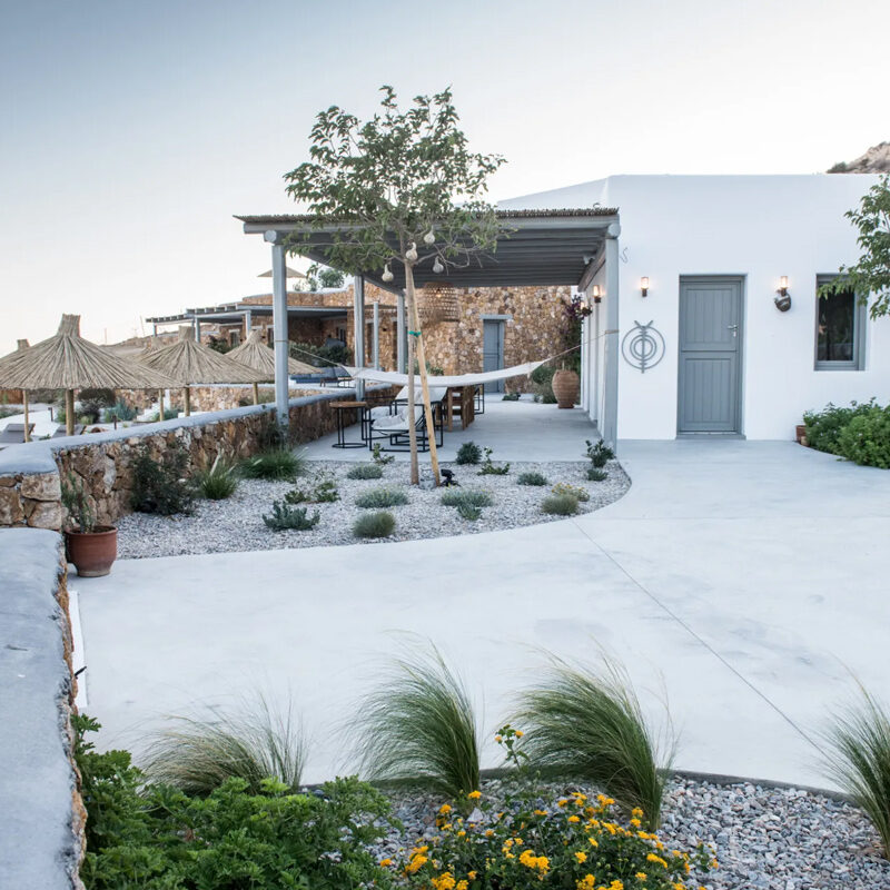 ypseli anafi hive hotel greece