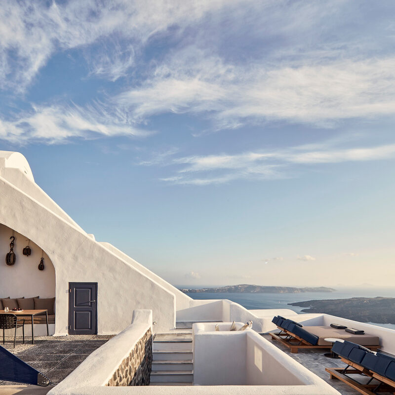 homeric poems hotel santorini-greece-interior design laboratorium cave suite