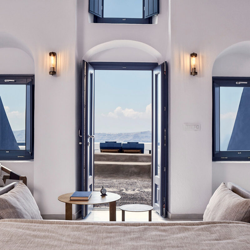 homeric poems hotel santorini-greece-interior design laboratorium cave suite