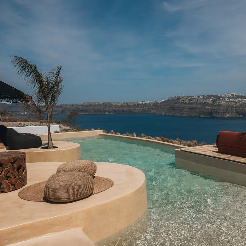Divino Caldera Santorini