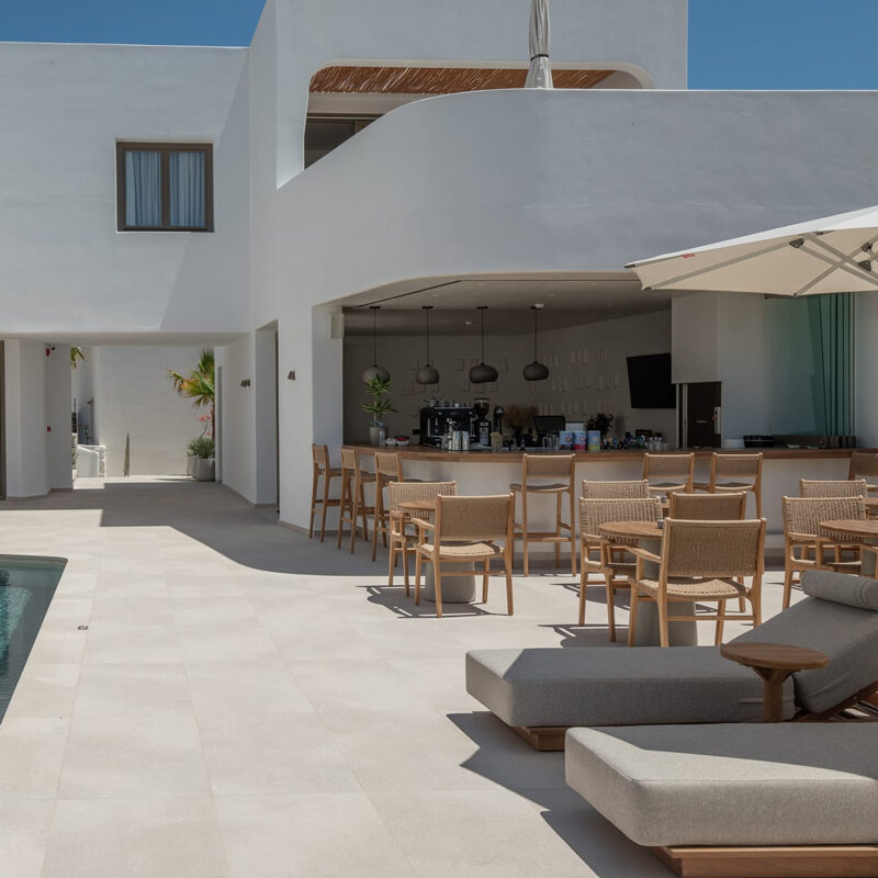Nuca Mykonos