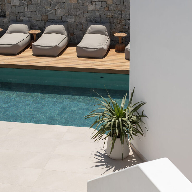 Nuca Mykonos